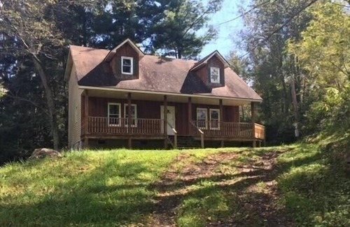 Southern Maison | Cabin on a Hill