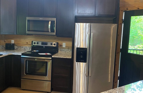 Bracey Cabine | Cabin on Gaston. Fishing, hunting, relaxation in luxury.