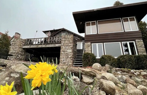 Lake Mohawk Cabine | Cabin on Lake Mohawk- Lakefront Property