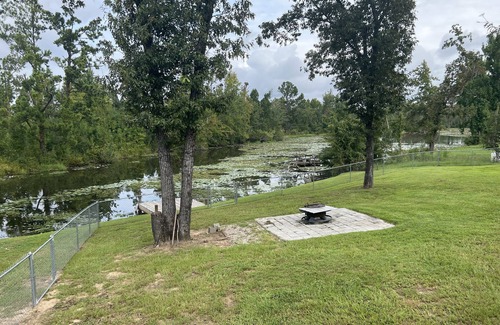 Donalsonville Cabine | Cabin on Lake Seminole with dock and boat launch! Sleeps 6