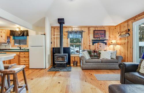 Three Lakes Maison | Cabin on the Loop - Full Property