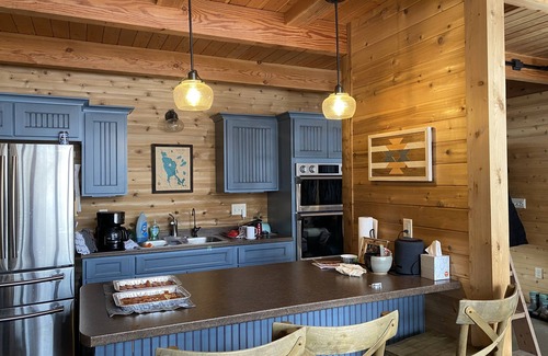 Inger Cabine | Cabin on the water- escape to Sand Lake!