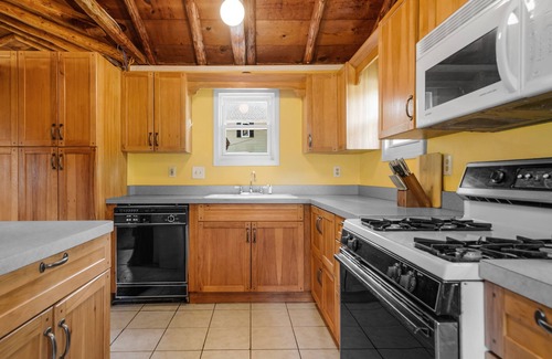 Clarklake Cabine | Cabin, rustic elegance w/ hot tub, lake access