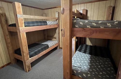 Saffell Cabine | Cabin that sits on 3 acres that joins Shirey Bay Rainey Brake WMA.