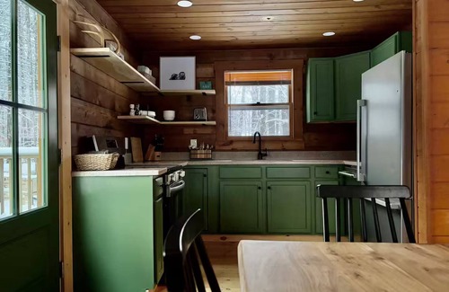 Lake Arrowhead Cabine | Cabin w/AC at Lake Arrowhead: Firepit, Fishing, and Movie Screen