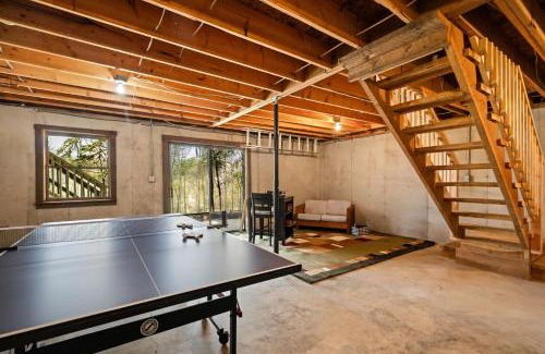 Mathias Maison | Cabin w Fireplace Fire Pit Grill & Games