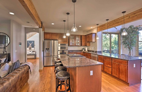 Ptarmigan Mountain Cabine | Cabin w/ Game Room & Mtn Views in Silverthorne!