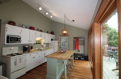 Battle Lake Cabine | Cabin with amazing views, prime location and privacy! 3 bedrooms 2 bathrooms