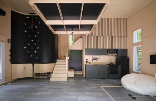 Eastman Maison | Cabin Zoobox 74