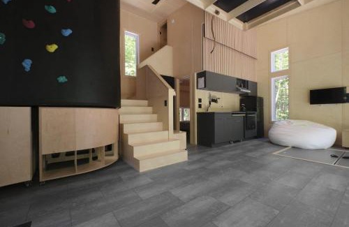 Eastman Maison | Cabin Zoobox 74
