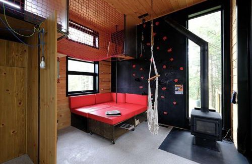 Eastman Maison | Cabin Zoobox 84