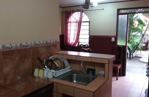 Puntarenas Hôtel | Cabinas Madeleine