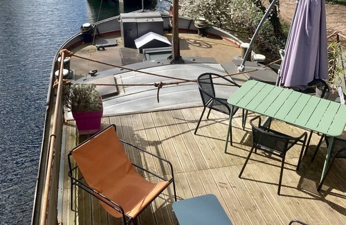 Nouvelle Ville Appartement | Cabine 01, gîte sur l'eau, péniche ma pensée