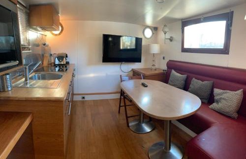 Quartier de la Muette Appartement | Cabine sur péniche à Bagatelle