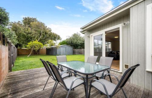 Barwon Heads Maison | Cabinesque Comfort - A Refreshing Beachside Retreat