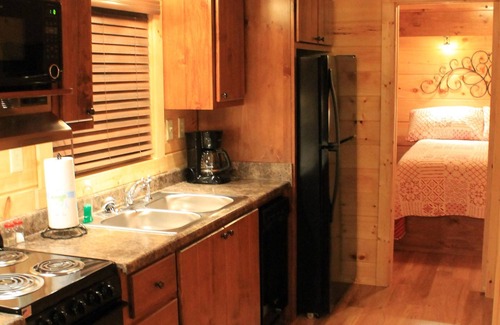 Mill Spring Cabine | Cabines au Gap | Whispering Pines Cabine | 1 chambre à coucher 1 salle de bain | Tout neuf!