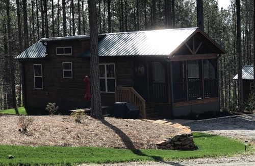 Mill Spring Cabine | Cabines au Gap | Whispering Pines Cabine | 1 chambre à coucher 1 salle de bain | Tout neuf!