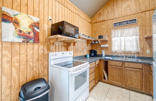 Concan Cabine | Cabins by the Frio River - River Rock Cabin #2