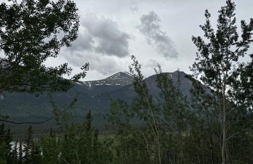 Yukon Maison | Cabins Over Crag Lake