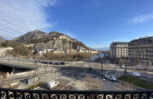 Secteur 1 Appartement | Cable car🚠 Bastille🏔 6 people👨‍👩‍👧‍👦 300m