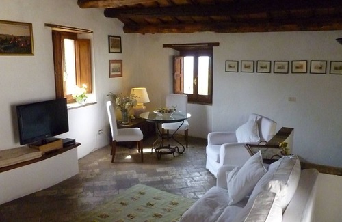 Spoleto Appartement | Cacciarella élégant et indépendant appartement de vacances à louer 2 + 2 pax