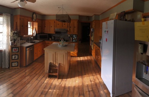 Wynne Autre | Cache Landing Lodge