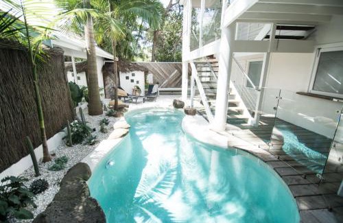 South Brisbane Maison | Cactus Rose Villa - Private Stay in Byron