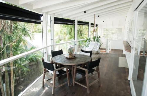 South Brisbane Maison | Cactus Rose Villa - Private Stay in Byron