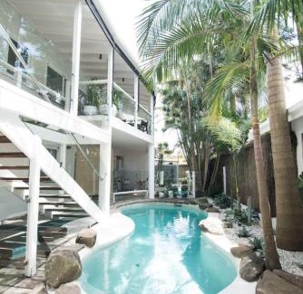 South Brisbane Maison | Cactus Rose Villa - Private Stay in Byron