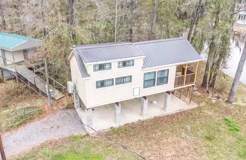 Jefferson Maison | Caddo Lake Retreat & Boat Ramp