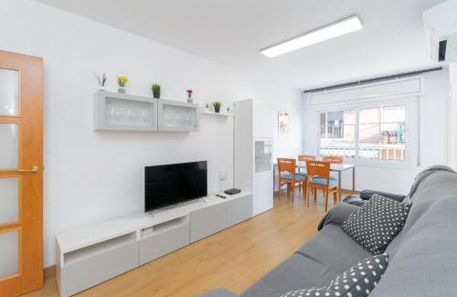 Cornella de Llobregat Appartement | Cadillac BCN Sud, Cornellà, metro, tram, aero