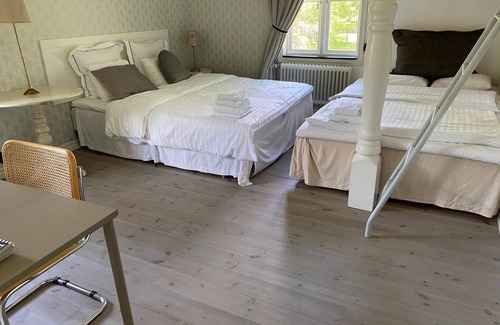 Ronneby Lit Et Petit-Déjeuner | Café Mandeltårtan B&B VillaFloraViola
