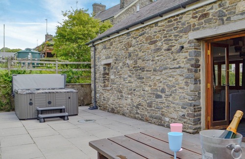 Bontnewydd Cottage | Caffi Sali - WELUK 143