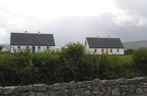 Ballyvaughan Cottage | Caher Cottage in a lovely costal Wild Atlantic Way village has mountain views !