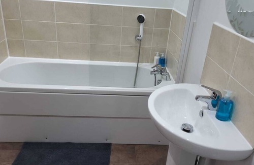Niddrie Appartement | Cakemuir Detached House,3 Bed,Free Parking,Private Garden