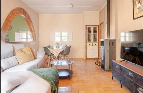 Siurana Appartement | Cal Robusto, Apartament in Masía with horses