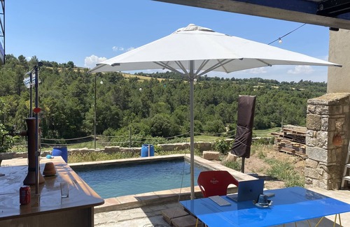 Passanant i Belltall Cottage | Cal Talaia - Nature et tranquillité au milieu des Comalats et de la rivière Corb