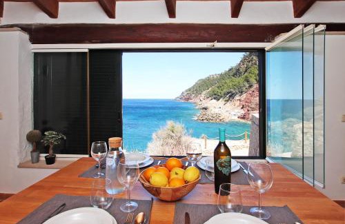Estellencs Maison | Cala Estellencs Beach House by Slow Villas