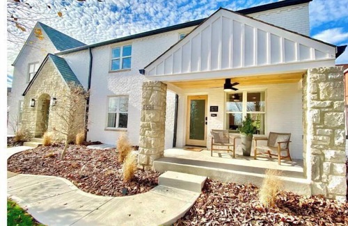 Grandview Heights Maison | 💫 Cali Style Townhouse - Mins to Everything💫