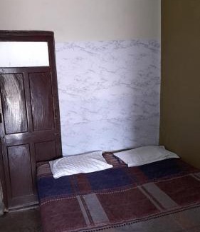 Deoghar Hôtel | Call on 79031-58122 for booking-Rupak Rest house Near Temple