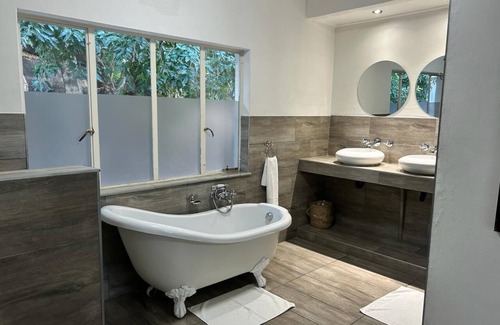 Nelspruit Maison | Calla Lily Boutique Guesthouse