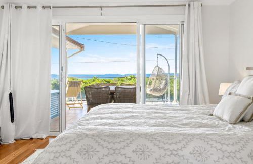 Callala Beach Maison | Callala Beach Walk - Beachfront with Fireplace