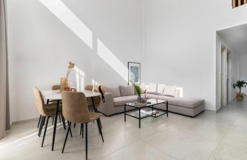 Old Quarter Appartement | Calliope luxury loft with backyard