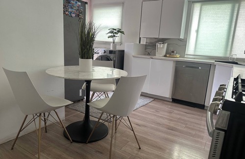 Los Altos Maison | Calm 3-2 house in Long Beach