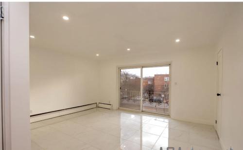 Canarsie Maison | Calm and collective