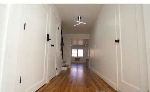 Canarsie Maison | Calm and collective