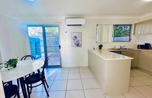 Mango Hill Maison | Calm Hideaway - Townhouse with Pool Access & Garage