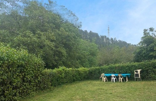 Sonthonnax-la-Montagne Maison | Évadez-vous dans cette location de vacances authentique nichée en pleine nature, à deux pas des pl