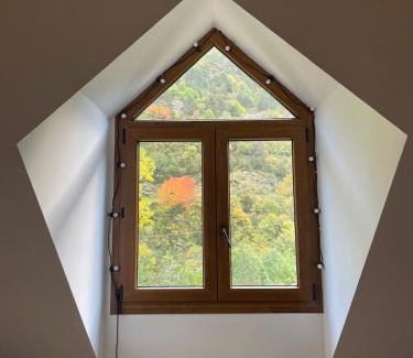 Canfranc Appartement | CALMFRANC ático abuhardillado con vistas al río y la montaña Avistamiento de ciervos en Canfranc Pueblo