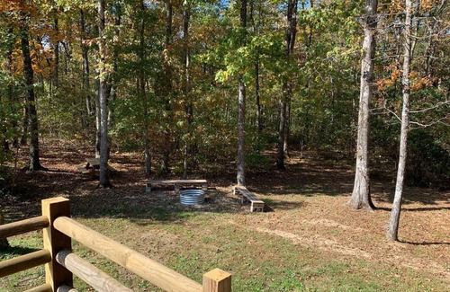 Monteagle Cabine | Calming Cabin: Peaceful | Relaxing | Close to Activities & The Caverns